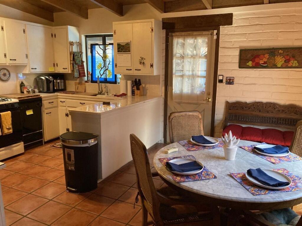 Casa Azul - Cute Centrally Located Adobe With Large Fenced Outdoor Living For Pets And Adults, Non-Smoking Tucson Exterior photo
