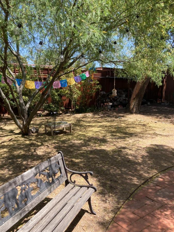 Casa Azul - Cute Centrally Located Adobe With Large Fenced Outdoor Living For Pets And Adults, Non-Smoking Tucson Exterior photo